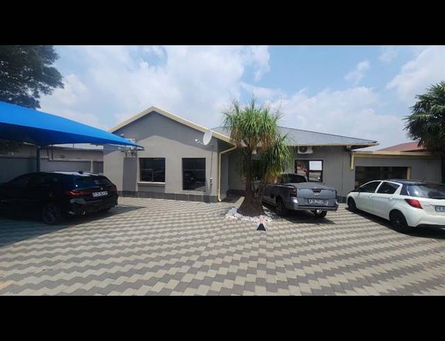 3 BEDROOM HOUSE FOR SALE IN FLORENTIA